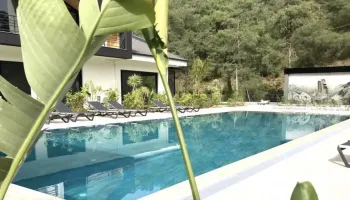 Butik Kompleks İçinde Güzel Modern Göcek Evi